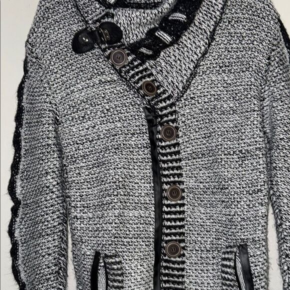 Chunky Knit Cardigan in Black and Gray with Shawl Collar - Picture 9 of 14